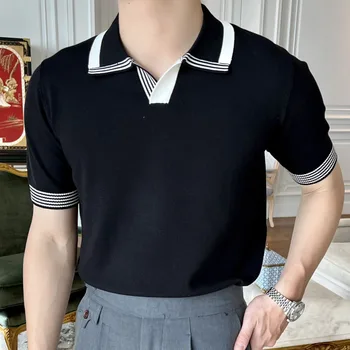 Новая трендовая летняя мужская однотонная простая футболка с короткими рукавами в британском стиле, тонкая трикотажная рубашка поло в полоску с отворотом и V-образным вырезом